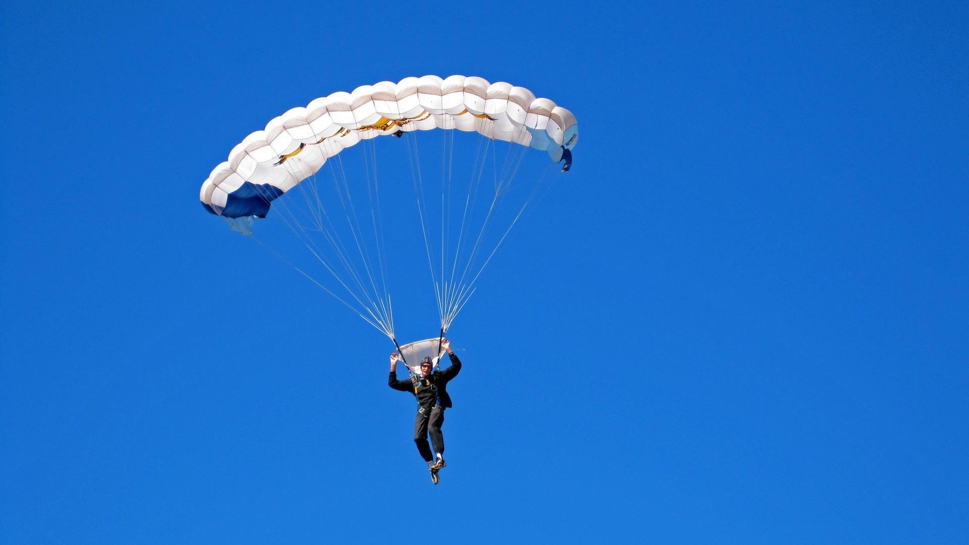 “尼古拉斯·桑特基的全能技术与精准决策，成就阿根廷美洲狮队的胜利”